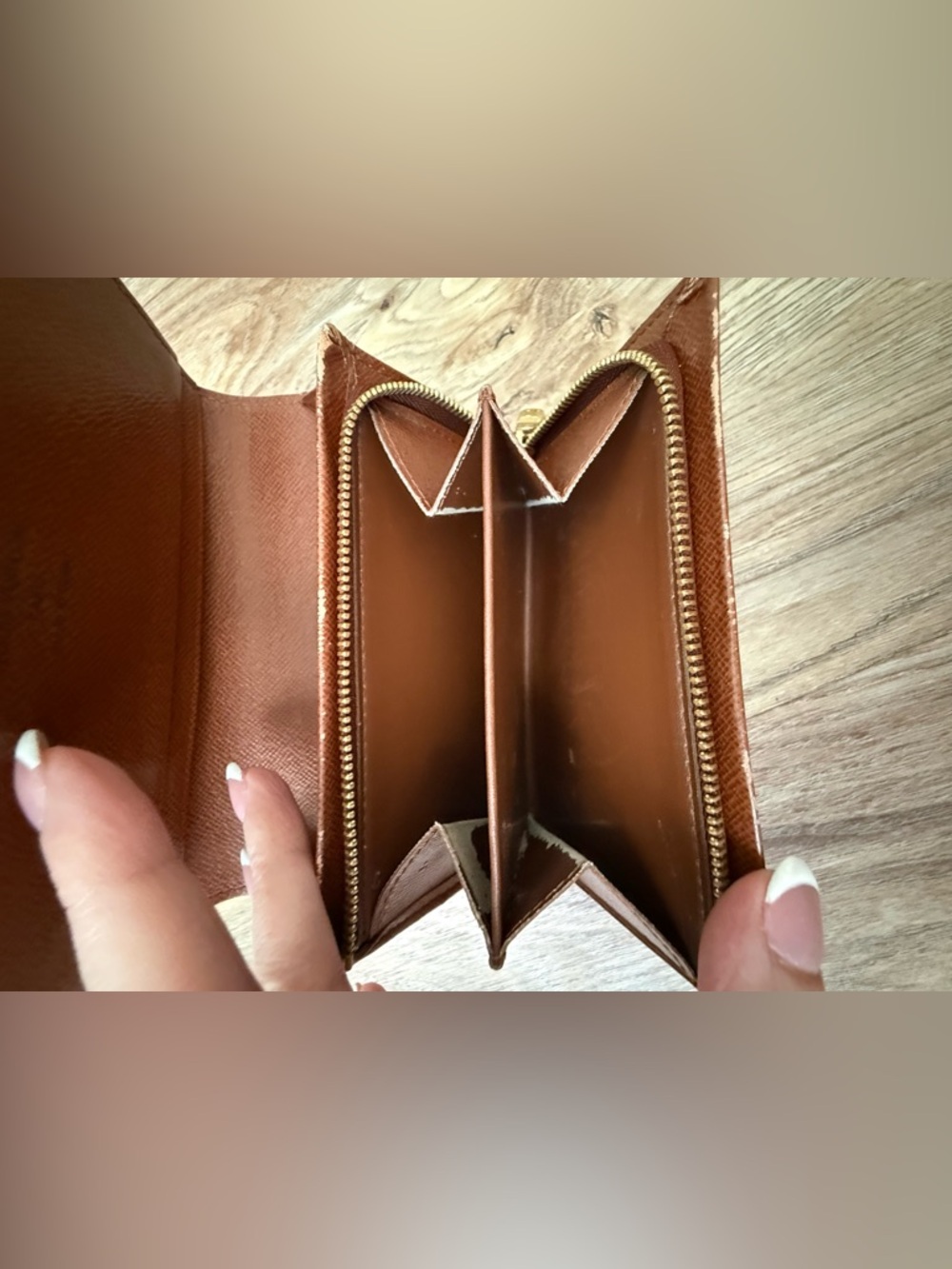 Vintage Louis Vuitton Monogram Wallet - Picture 6 of 10